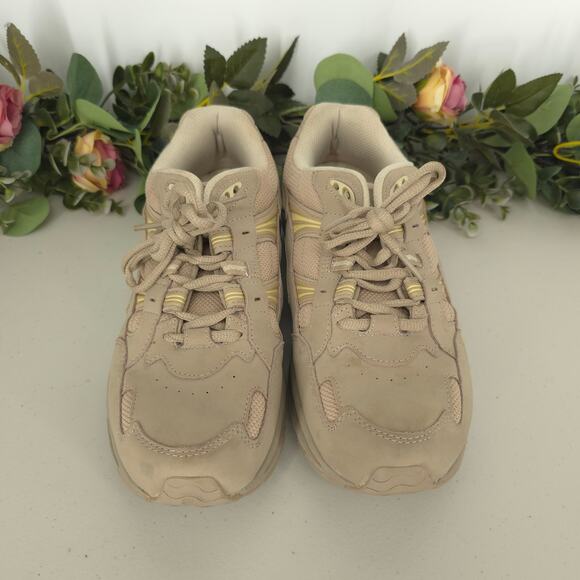Vionic Women's Walker Classic Taupe Size 9 - Picture 1 of 11